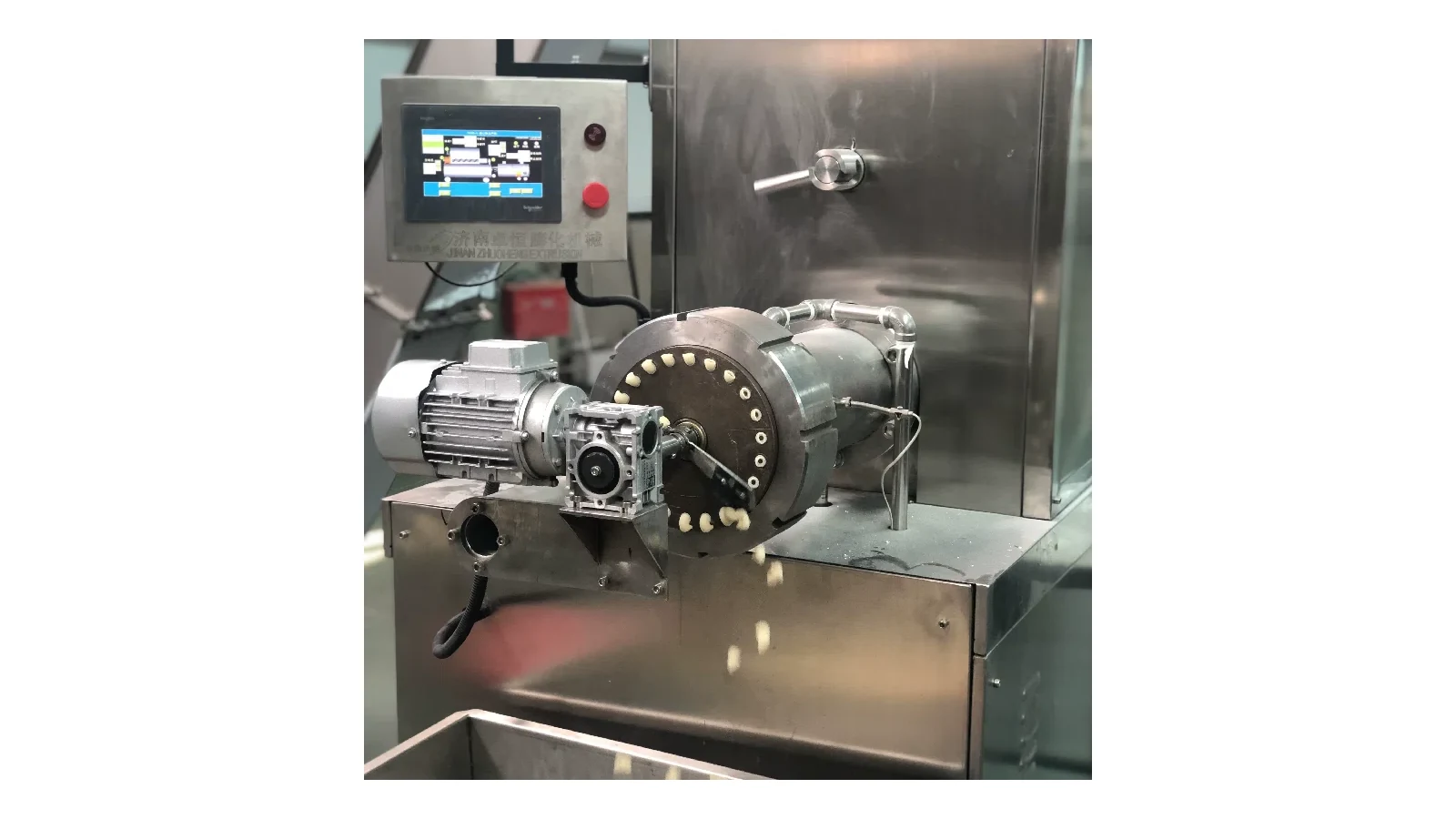 Industrial macaroni equipment used to map SKU and packaging boundaries